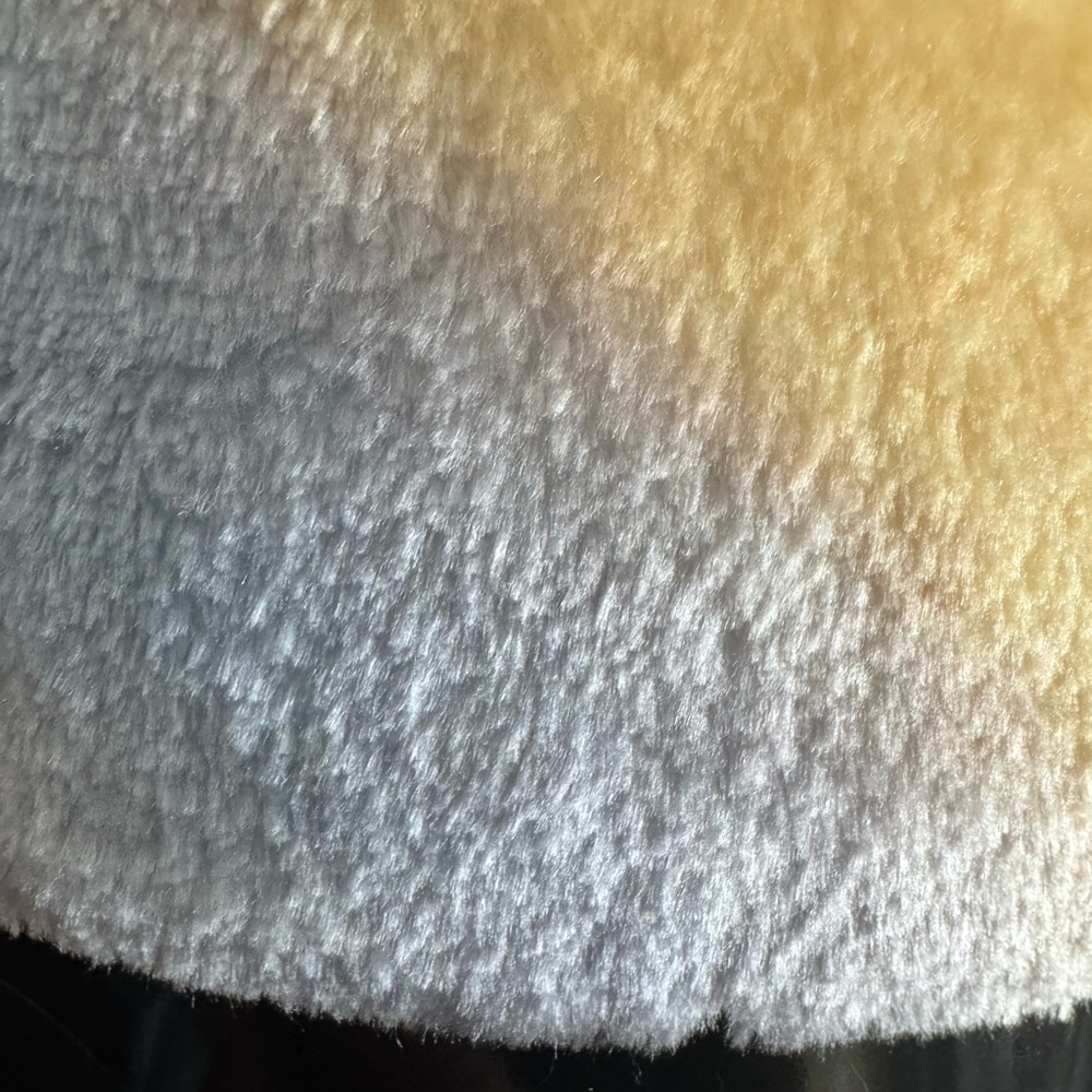🎁 Labubu Throw Approx 50”x60” New in packaging - Picture 4 of 4